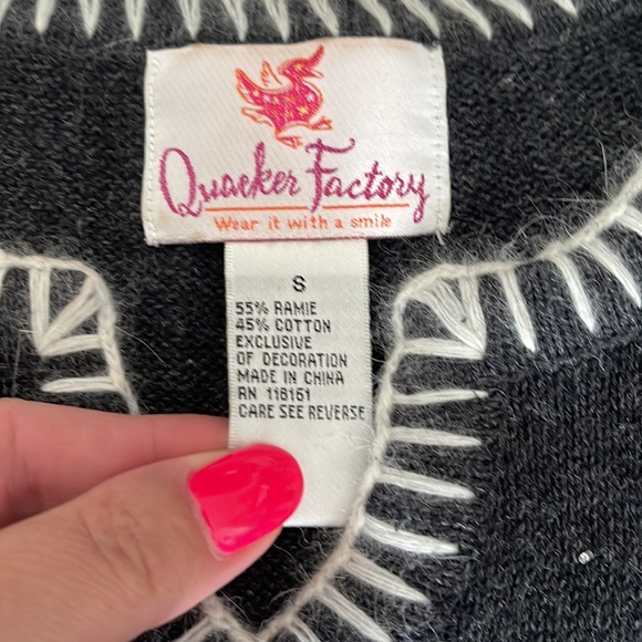 💋💋💋Quacker Factory Sweater 💋💋💋 - Picture 6 of 7